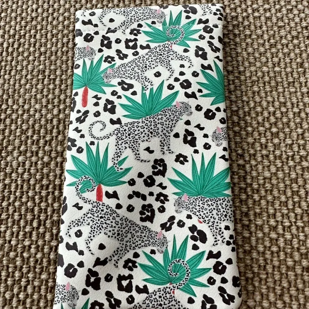 New Soft Glasses Case Pouch. Snap Closure. Soft interior with attached cloth